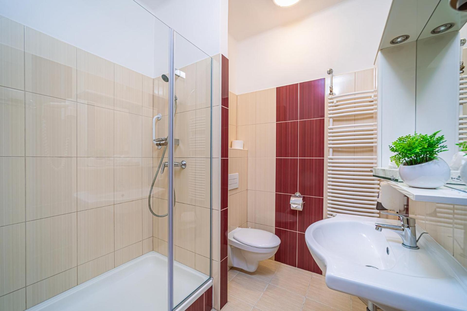 Apartman Hotel Buk Ngoại thất bức ảnh