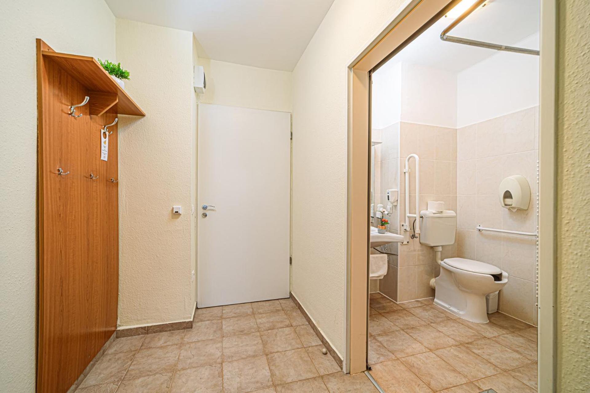 Apartman Hotel Buk Ngoại thất bức ảnh