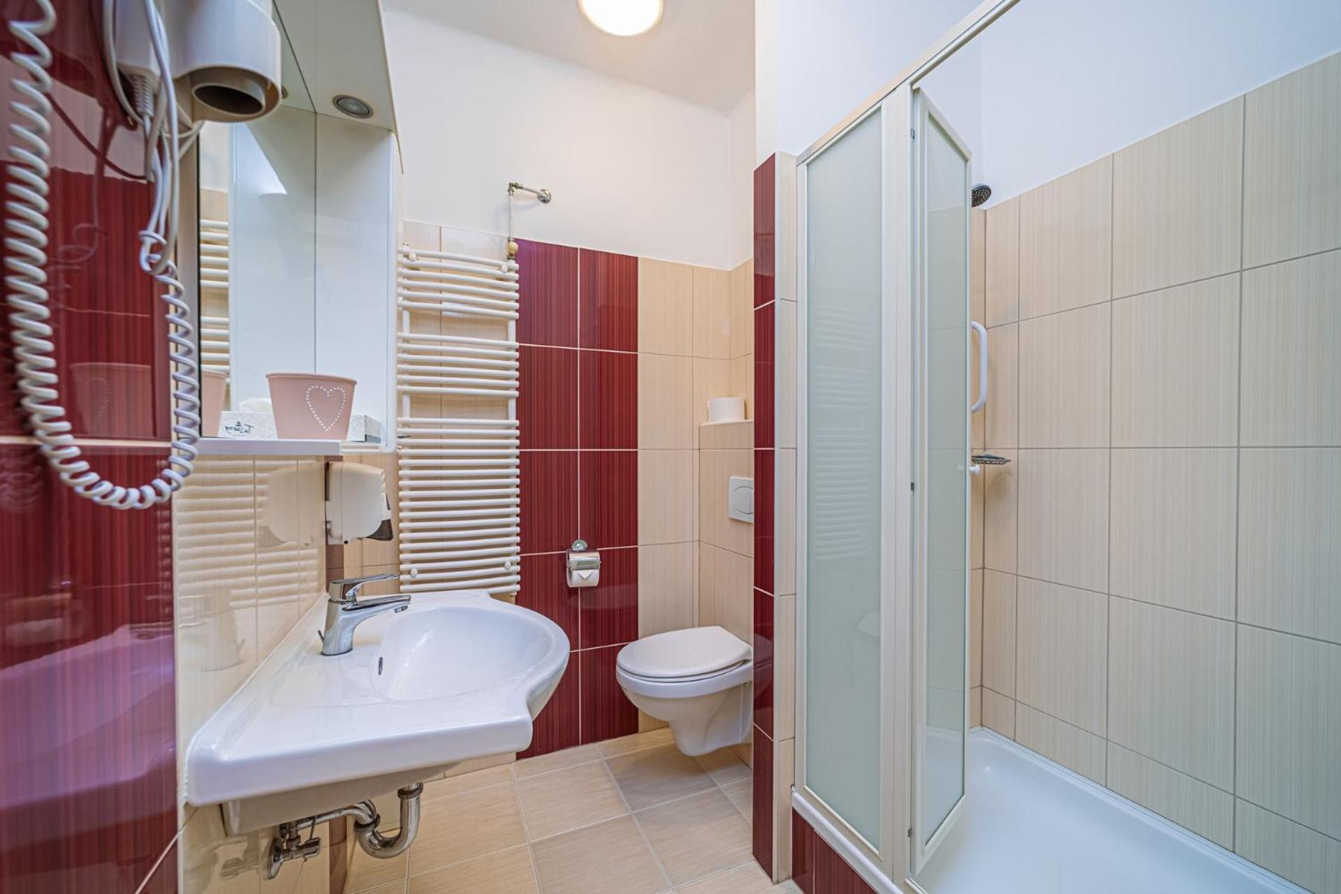 Apartman Hotel Buk Ngoại thất bức ảnh