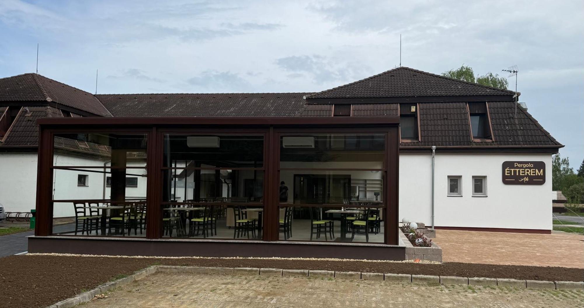 Apartman Hotel Buk Ngoại thất bức ảnh