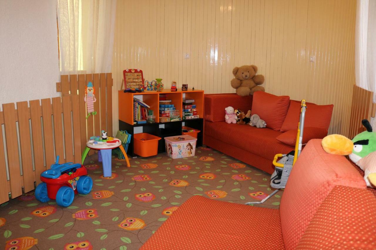 Apartman Hotel Buk Ngoại thất bức ảnh