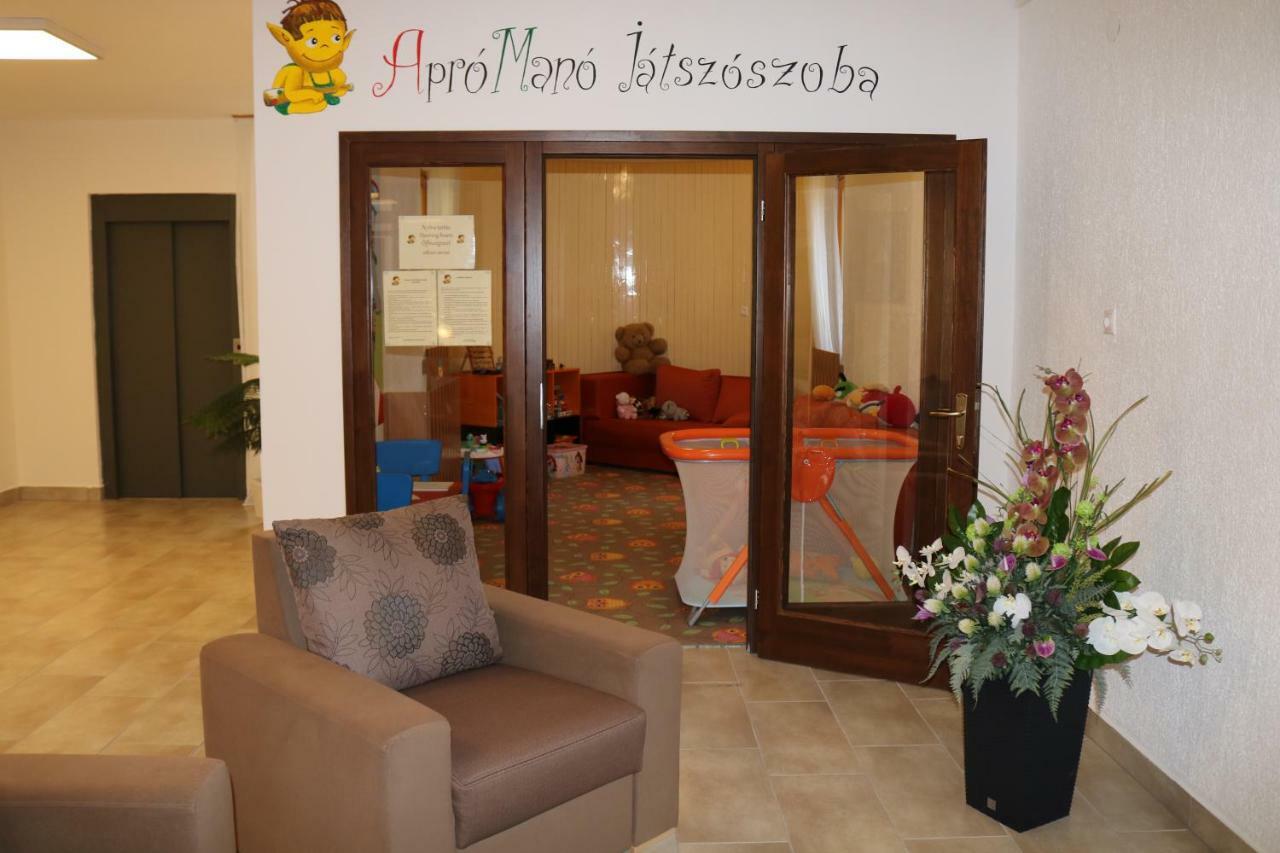 Apartman Hotel Buk Ngoại thất bức ảnh