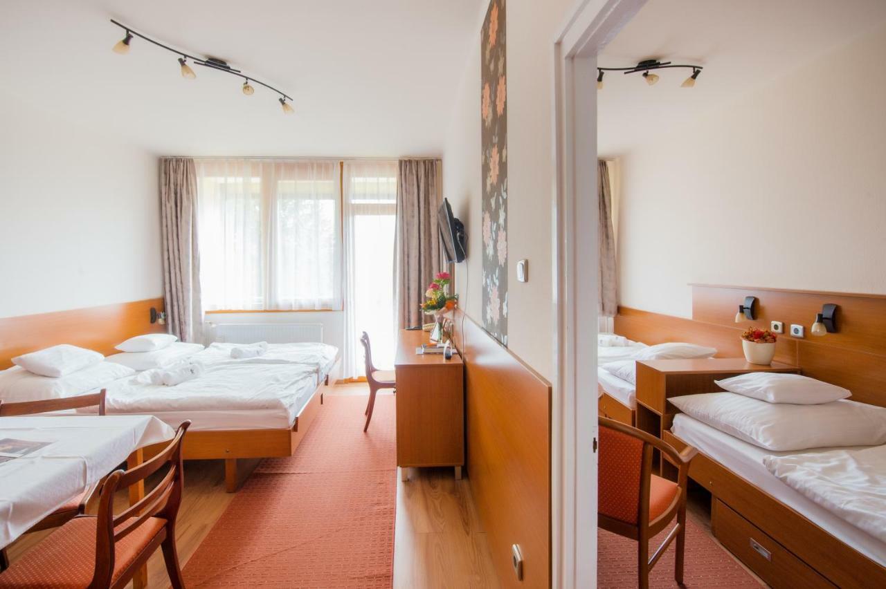 Apartman Hotel Buk Phòng bức ảnh
